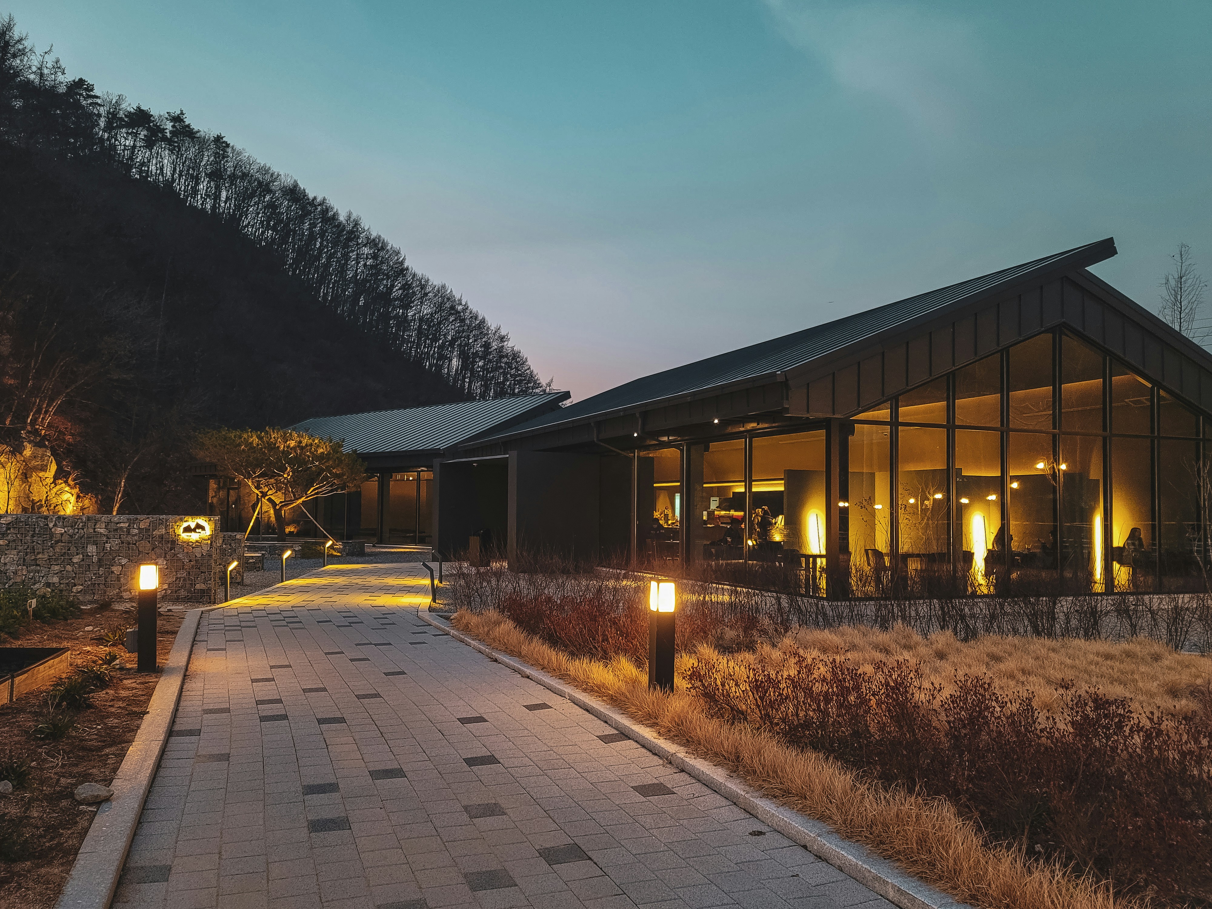 Casspo Forest Bungalow nestled in the Kannan Devan Hills